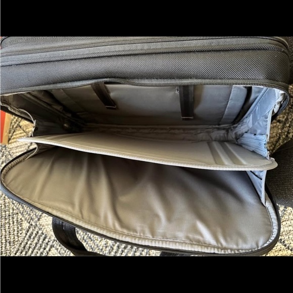 Briggs & Riley @Work Large Expandable Rolling Brief - Picture 8 of 10